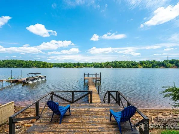 4930 Longfield St, Claremont, NC 28610