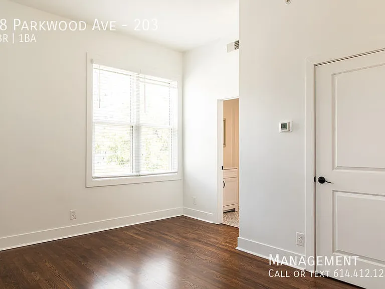 48 Parkwood Ave #203 — Photo 2