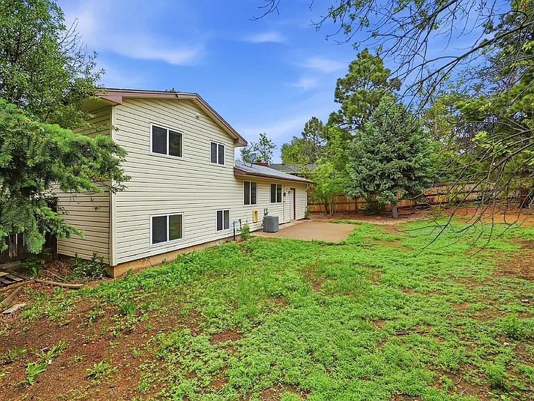 4935 Montebello Dr — Photo 24