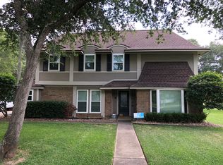 1014 Oleander St, Lake Jackson, TX 77566