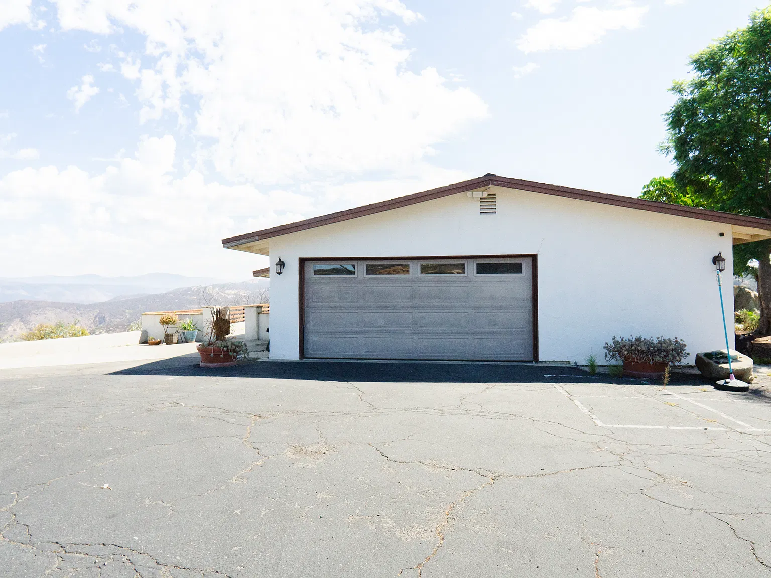 4 bed, 2010 sqft, $5,200 — Photo 4