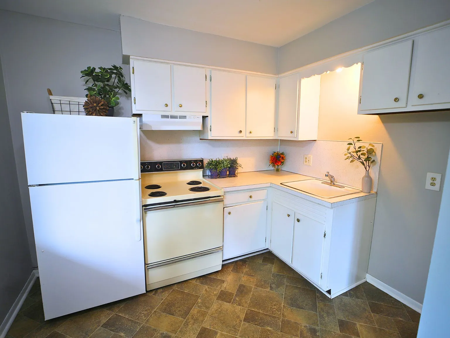 Harris Apartments NEW - 5 — Photo 3