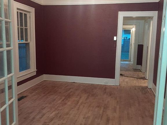 3rd image of 200 S Rogers St