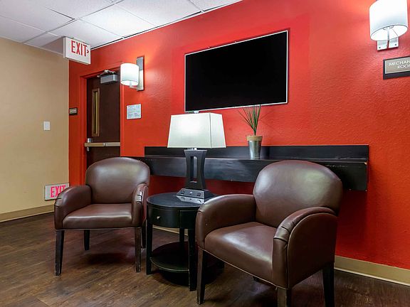 Lobby and Guest Check-in