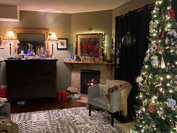 Rocky Mountain Christmas

DECOR NOT INCLUDED