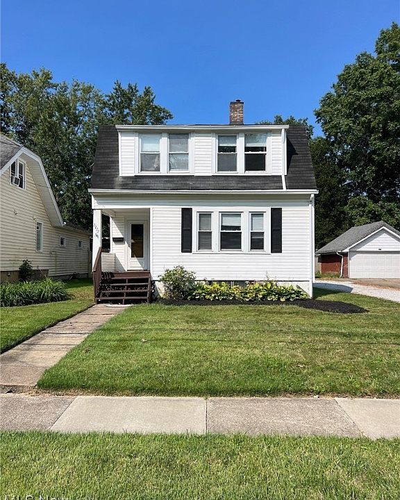 1st image of 2772 6th St