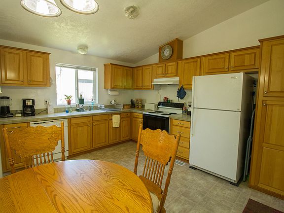 2nd image of 525 N Marguerite Rd