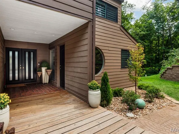 35 Arrowhead Estates Ct, Chesterfield, MO 63017