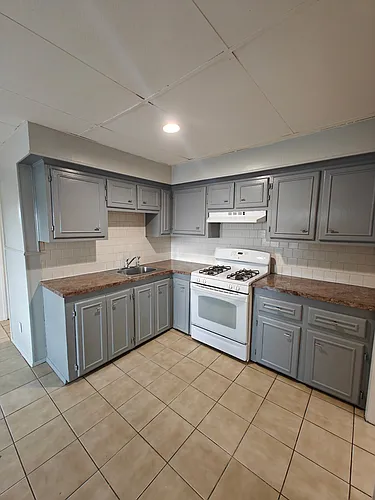 487 4th St #2R Photo 1