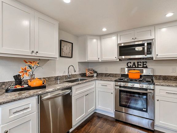 3rd image of 2050 Delbarr Ct