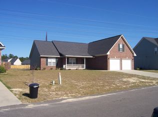 2915 Highplains Dr, Hope Mills, NC 28348