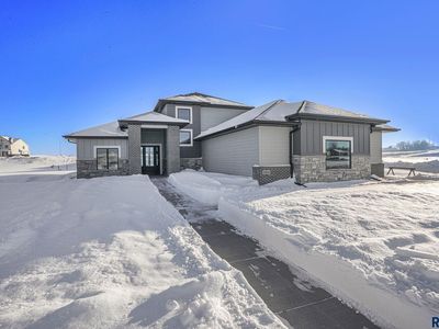 5501 E Saddle Ridge Cir, Circle Sioux Falls, SD, 57110