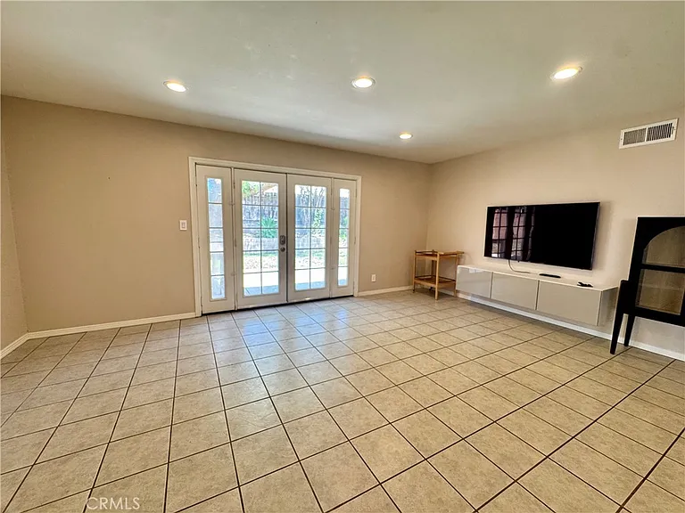 2065 Morley St — Photo 6