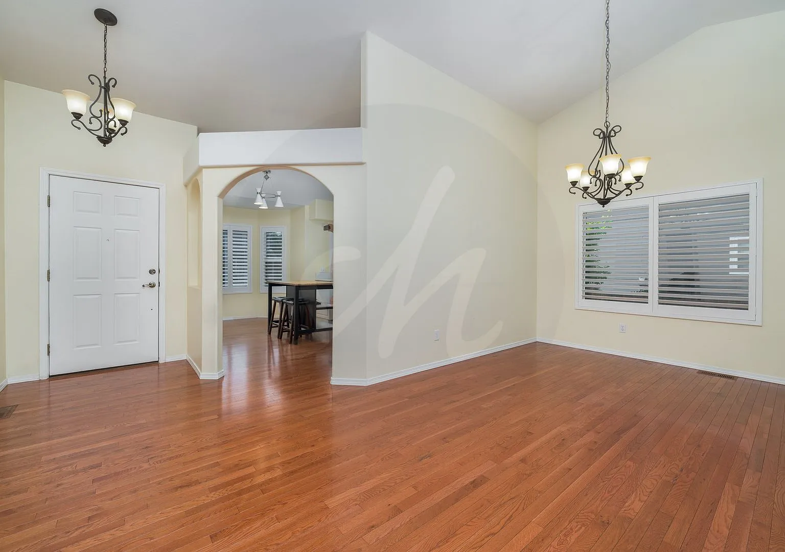 Beautiful Ranch Home in Charleston Place — Photo 3