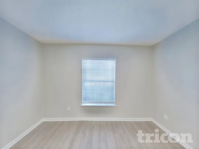 6676 Southern Oaks Dr — Photo 13