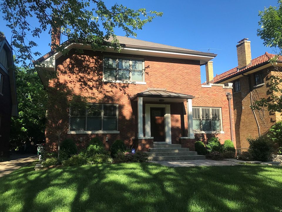 2nd image of 1447 Forest Ave