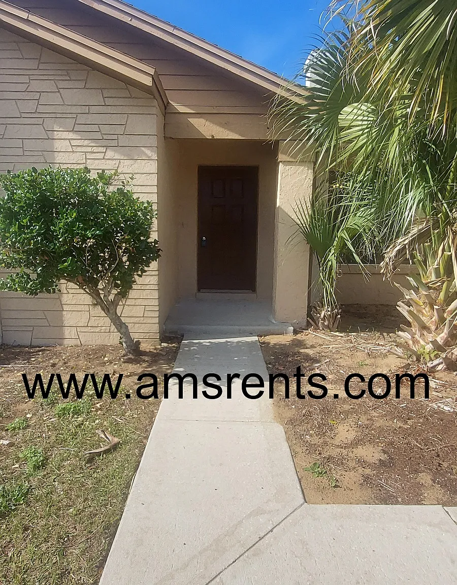 4 bed, 1889 sqft, $2,200 — Photo 3