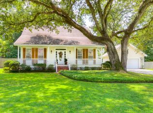498 Laura Dr S, Mandeville, LA 70448