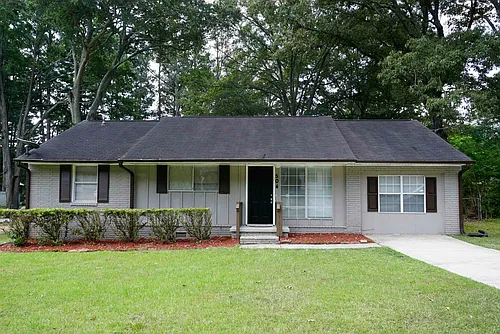 504 Pinecrest Dr Photo 1