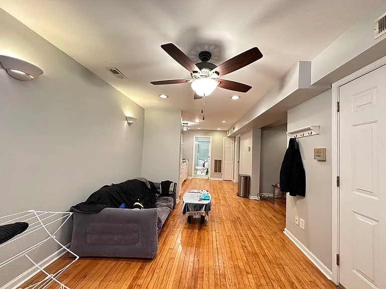 1326 N Claremont Ave #6H — Photo 6