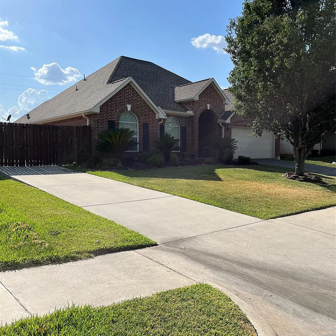 3 bed, 2.0 bath, 1944 sqft, $3,000 — Photo 3