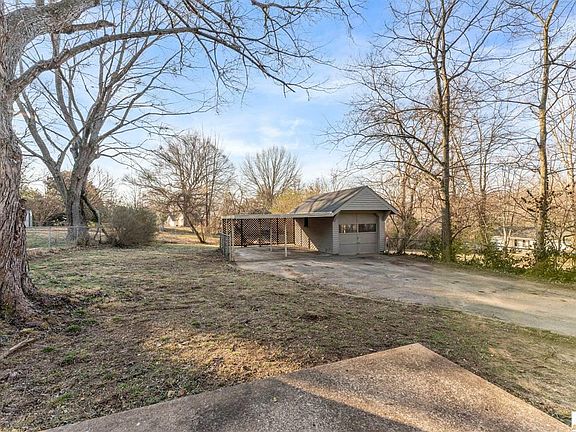 4th image of 126 Saint Marys Ct