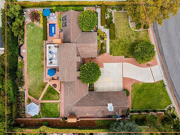 3rd image of 16043 Arbela Dr