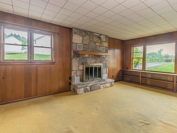 4th image of 521 Mountain Pass Ln