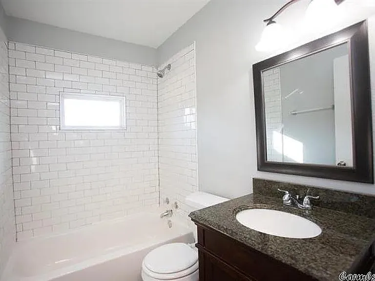 15 Eaton Dr — Photo 3