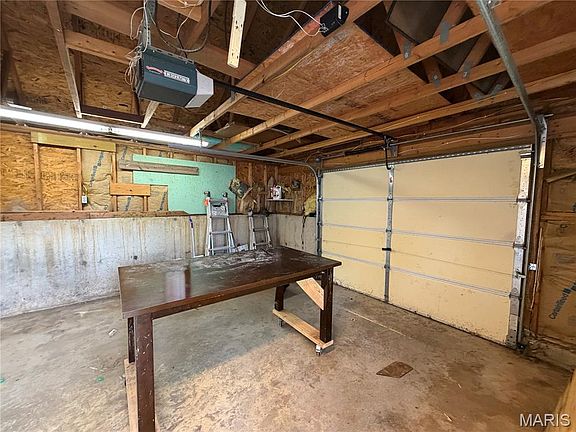 4th image of 700 Hazel St
