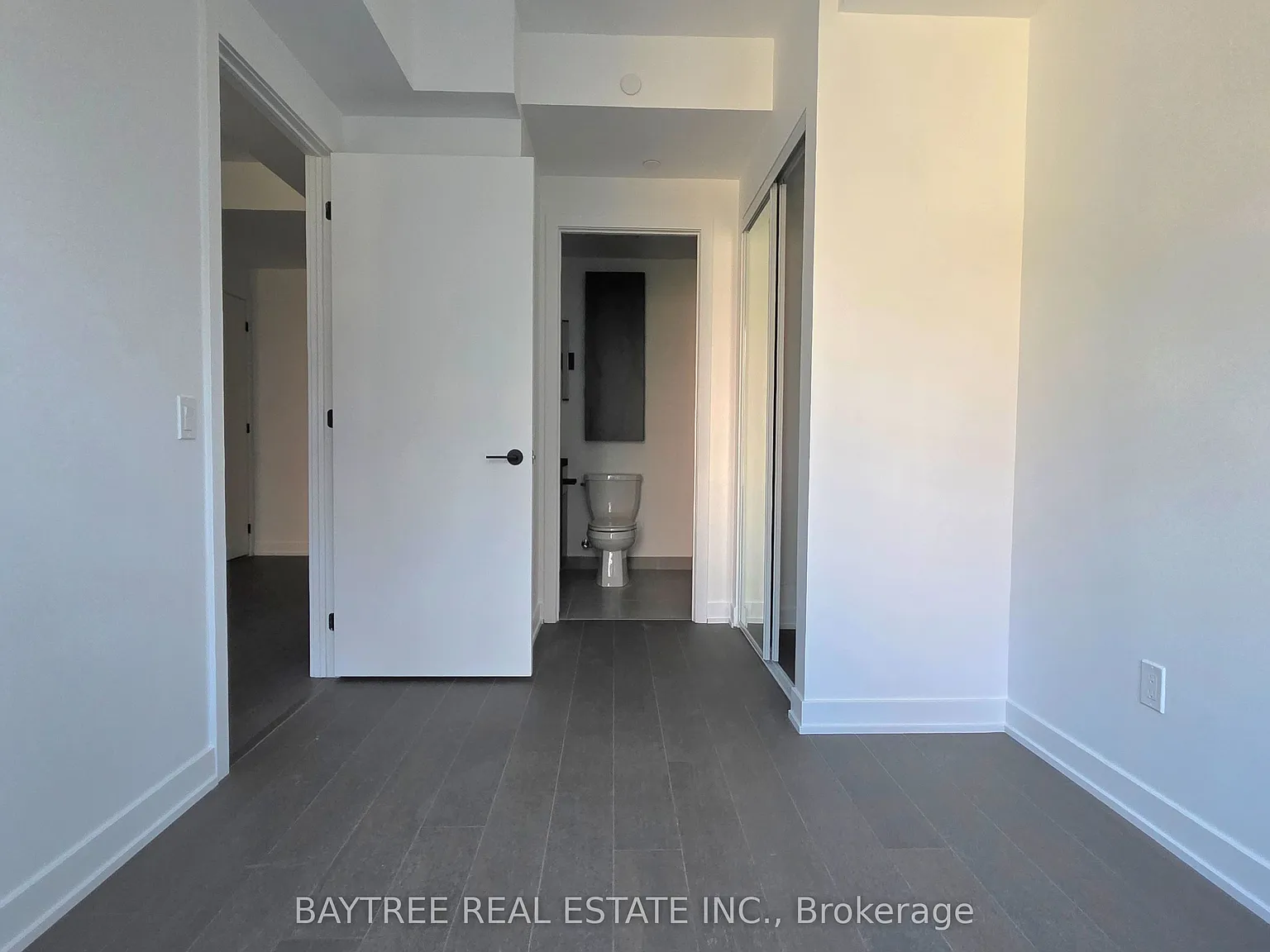 South Forest Hill Residences-Lower Tower — Photo 4