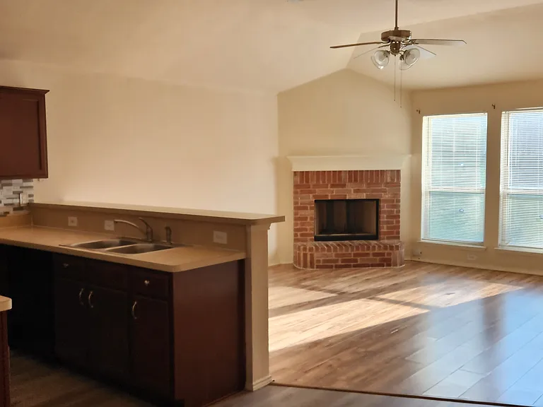 1212 Ruthella Dr — Photo 10