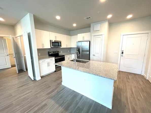 295 E Wilco Hwy, Hutto, TX