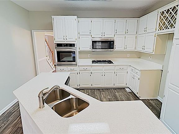 4th image of 115 Butterfield Ln