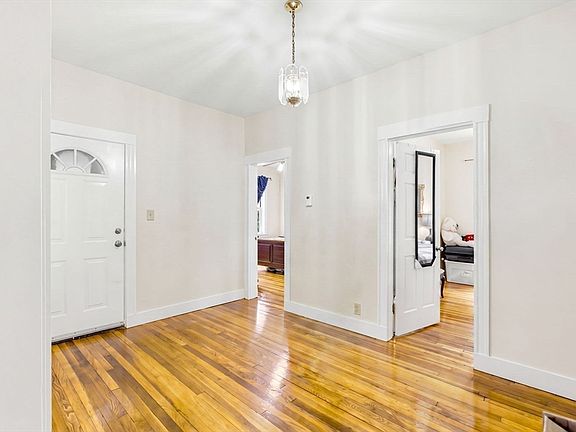 2nd image of 26 Merrill St
