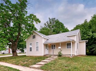 611 E College St, Troy, MO 63379