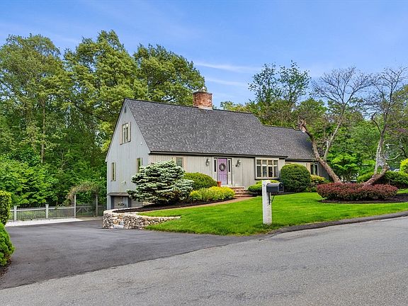 2nd image of 74 Blueberry Hill Ln