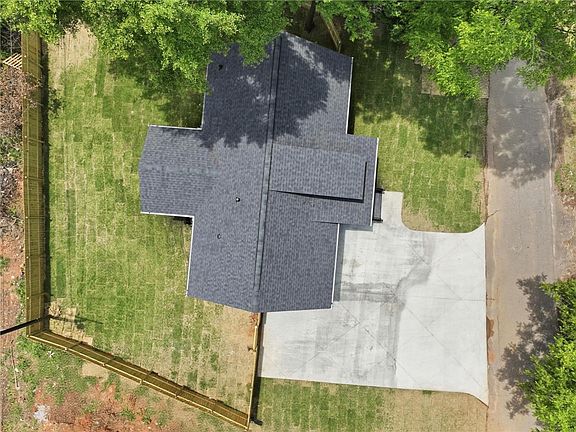 2nd image of 505 Rogers St