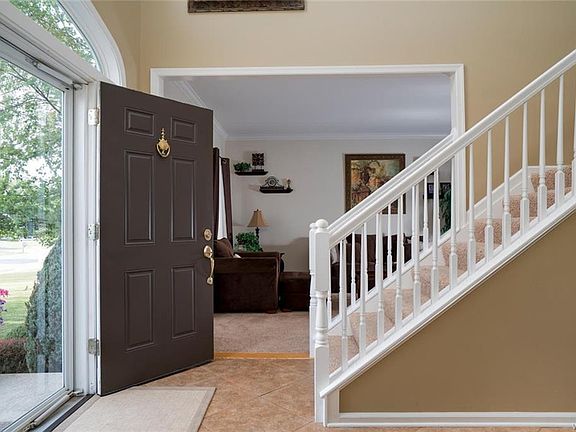 2nd image of 29 Parkedge Dr