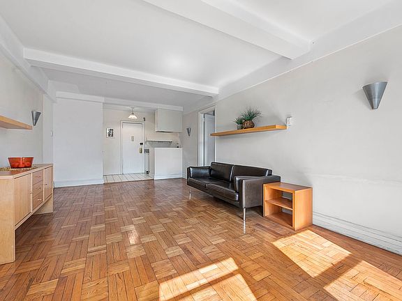 5th image of 235 W 102nd St APT 6H