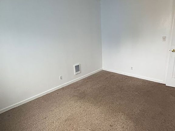 4th image of 122 N West Blvd #112