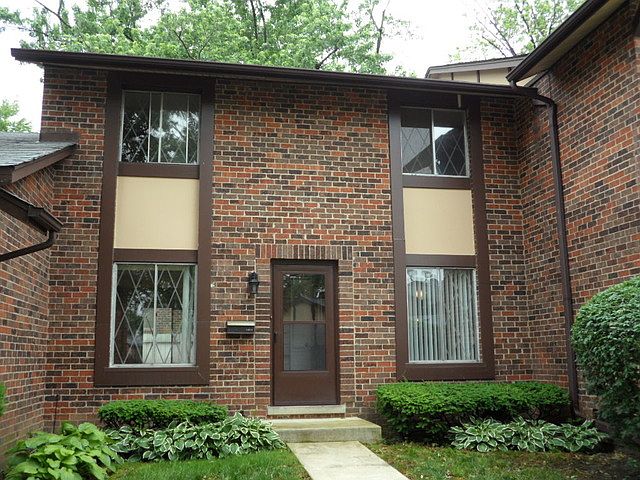1st image of 18W161 Standish Ln #161