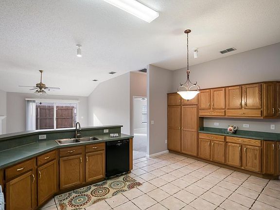5th image of 2468 Bentwater Dr W