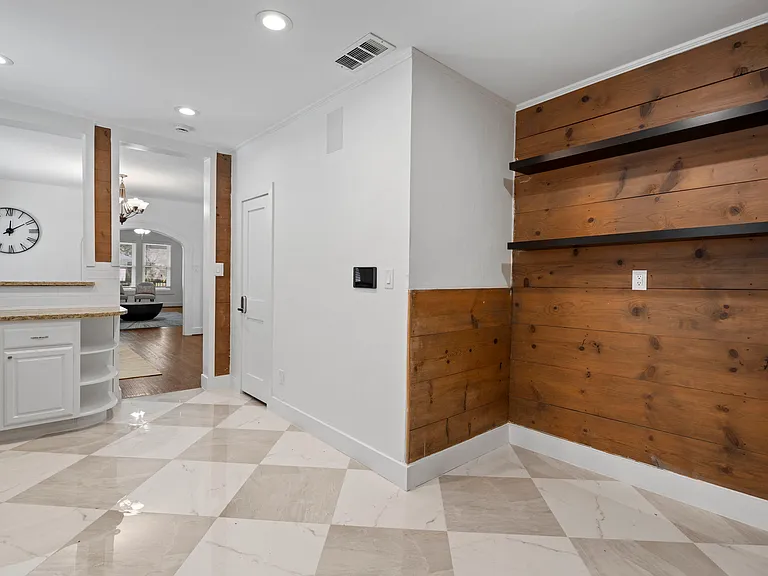 5802 Oram St #5802 — Photo 13