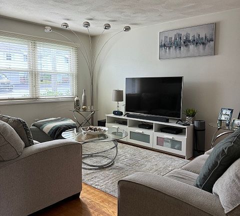 3rd image of 18 Scenery Ln Unit 18