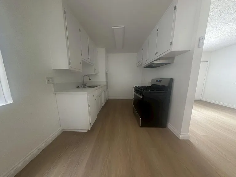L&S Apartments...Private Swimming Pool...CALL NOW! — Photo 6