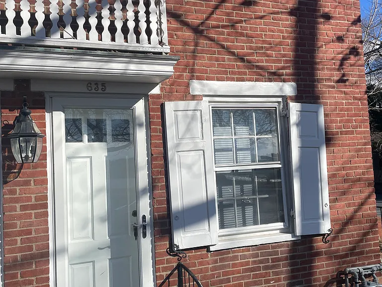 635 S Front St — Photo 3