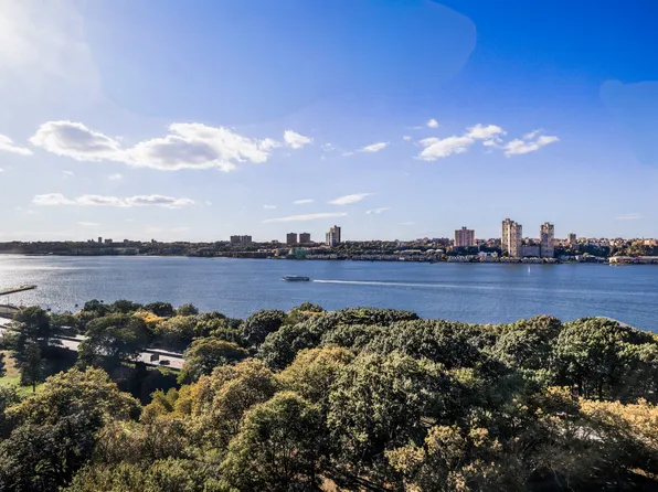 33 Riverside Drive image 1 of 18