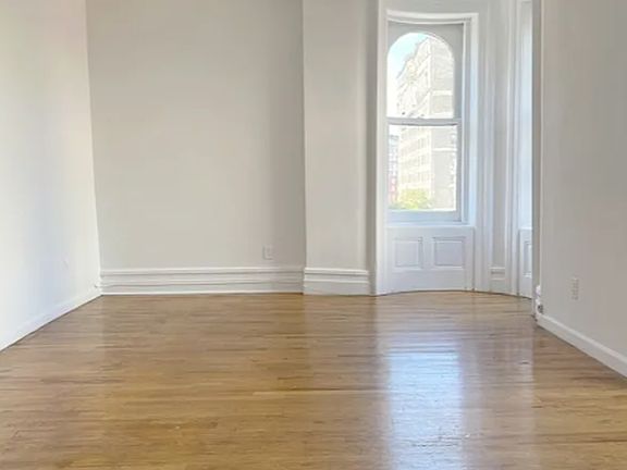 4th image of 184 W 82nd St APT 4N