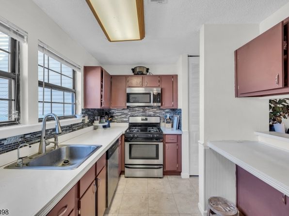 407 Geranium Ct, Jackson Twp., NJ 08527